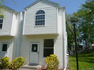18 Village Ml, Haverstraw, NY 10927-1062