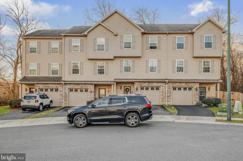 45 Crooked Dr, West Enola, PA 17025-1522
