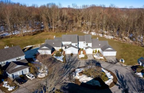 111 Jonathan Dr, Mahopac NY  10541-2209 exterior