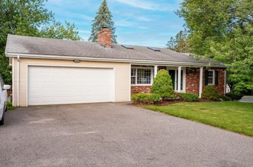 3546 Mendon Rd, Cumberland RI  02864-2136 exterior