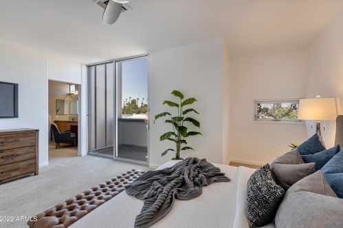 5576 12 St, Phoenix AZ 85086-4804 exterior