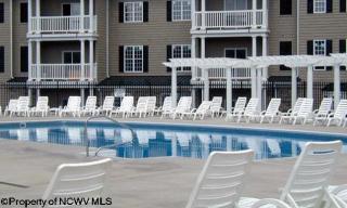 2822 Suncrest Vlg, Morgantown, WV 26505-3867