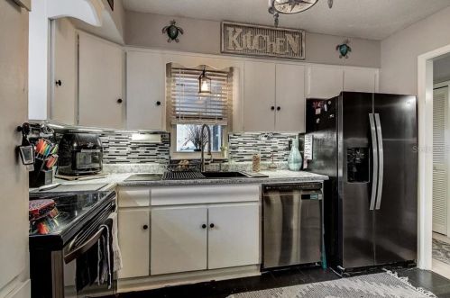 4046 Floramar Ter, New Port Richey FL 34652-3167 exterior