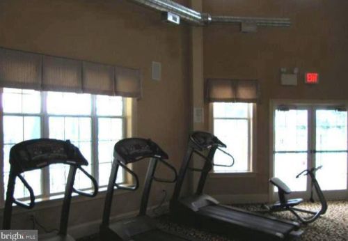 712 Weatherby Dr, West Deptford NJ  08096-5176 exterior