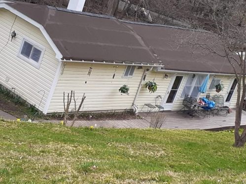 145 Martin Ln, New Brighton, PA 15066-4110