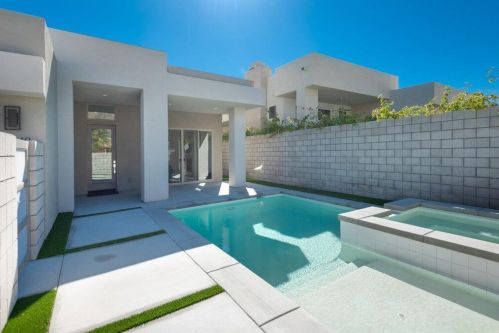 54640 Avenida Juarez, La Quinta CA  92253-3722 exterior