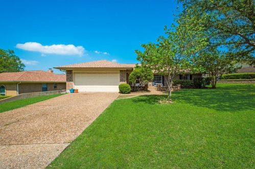 6801 Wilton Dr, Fort Worth, TX 76133-5142