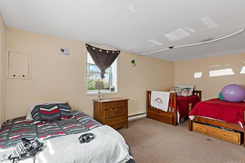 1878 Railroad Ave, Yorktown Hgts NY  10598-4406 exterior