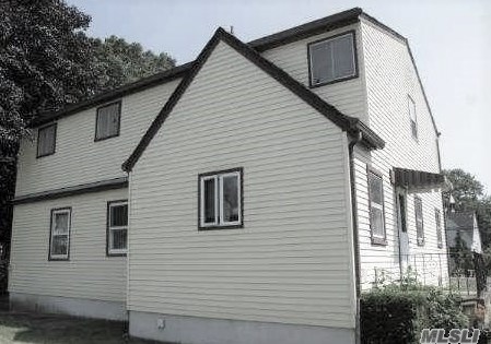 171 Nims Ave, Babylon, NY 11704-6306