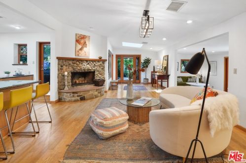 204 Topanga Canyon Blvd, Topanga CA  90290-3837 exterior