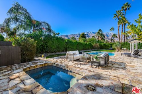 1055 Louise Dr, Palm Springs CA  92262-3241 exterior