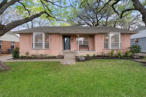 738 James Dr, Richardson TX  75080-6027 exterior