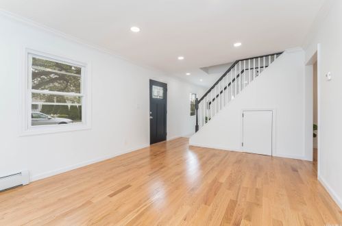 820 County Line Rd, Amityville NY  11701-1752 exterior