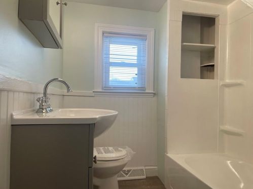 13 Almy St, Warwick RI  02886-3601 exterior