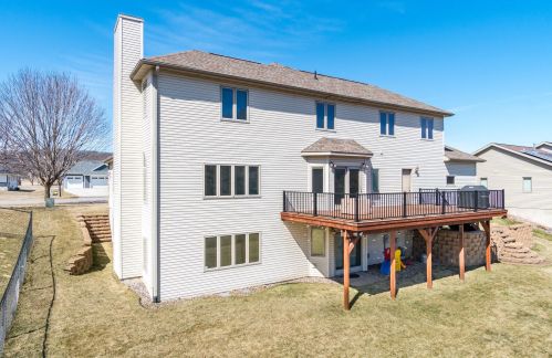 5230 Creekside Pl, La Crosse WI  54601-2296 exterior
