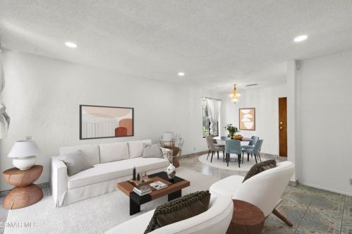 9376 Moonbeam Ave, Van Nuys, CA 91402-1312