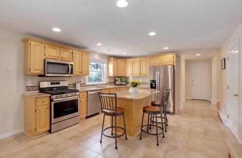 6 Lexington Dr, Acton, MA 01720-5351