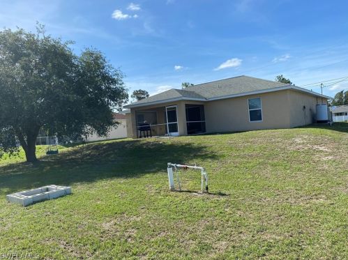2807 44th St, Lehigh Acres, FL 33976-4751
