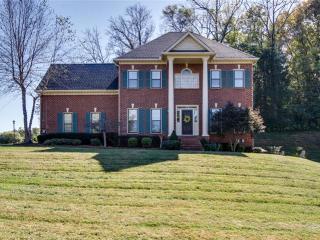9556 Sunnybrook Dr, Brentwood, TN 37027-8226