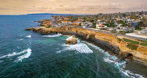 4438 Pescadero Ave, San Diego CA 92107-3629 exterior