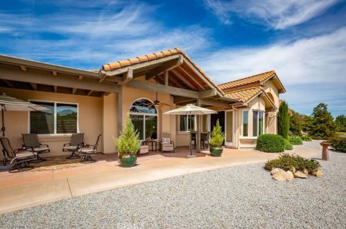 1865 Laguna Del Campo, Templeton, CA 93465-8363