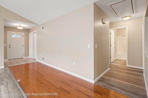 16 Wellington Ln, Lakewood NJ  08701-5736 exterior