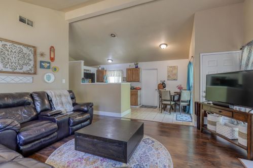 7113 Rollingwood Blvd, Citrus Heights, CA 95621-1241
