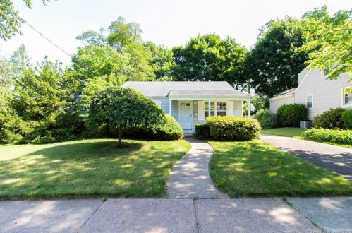62 Mowry St, North Haven, CT 06473-4337