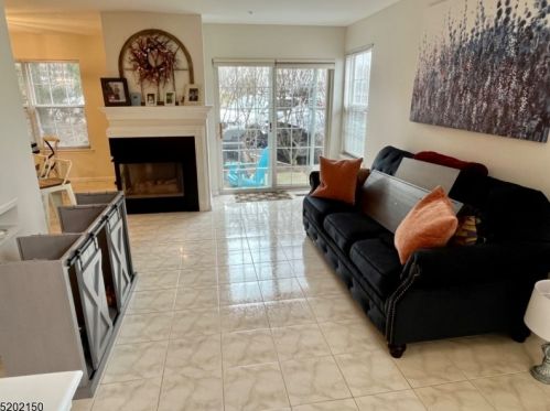 218 Sheffield Ct, Parsippany NJ  07834-3474 exterior