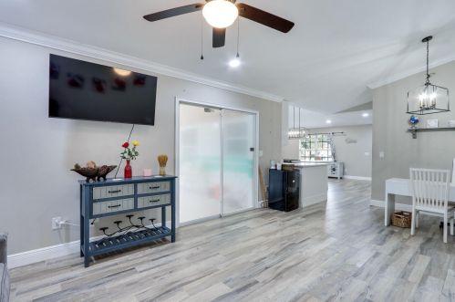 454 Saginaw Ave, Fort Pierce FL  34953-5990 exterior