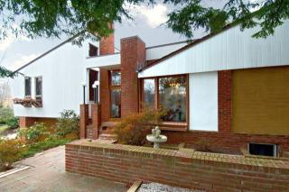 60 Palmer Ln, Thornwood, NY 10594-2209