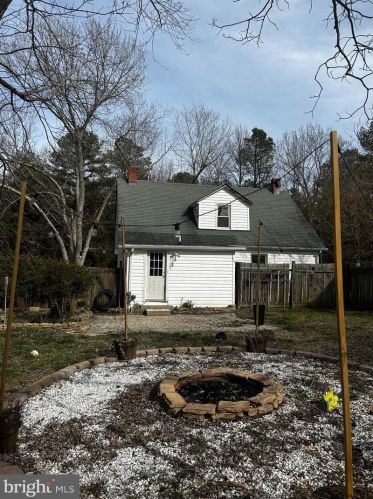 16310 Edwards Rd, Bowling Green VA  22427-2239 exterior