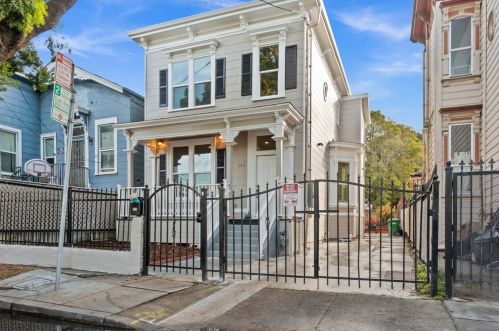 814 Henry St, Oakland, CA 94607-1972