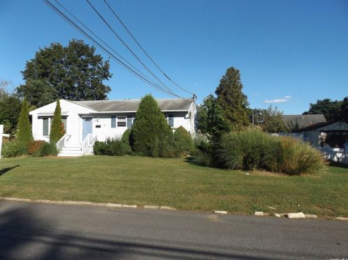 45 Wright Ave, Deer Park, NY 11729-3420
