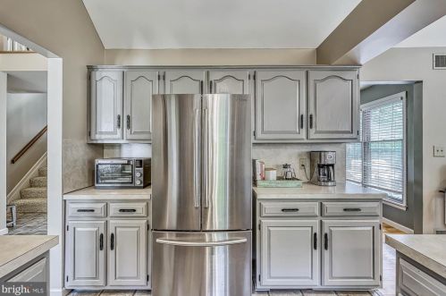 1015 Country Club Rd, Camp Hill PA  17011-1049 exterior