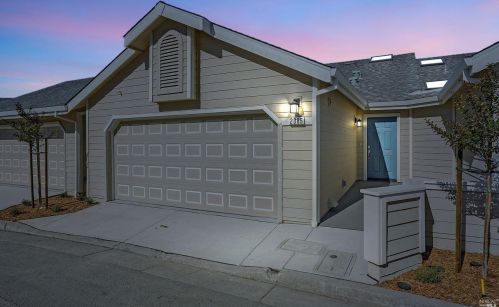 2085 Stonefield Ln, Santa Rosa, CA 95403-0952