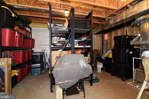 213 Alpine Dr, Leesburg VA 20175-6132 exterior