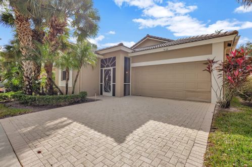 9128 Bay Point Cir, West Palm Beach, FL 33411-5148