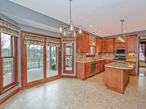 1640 Norman Dr, Sewickley PA  15143-8557 exterior