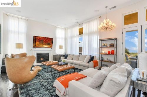 13445 Campus Dr, Oakland CA  94619-3711 exterior