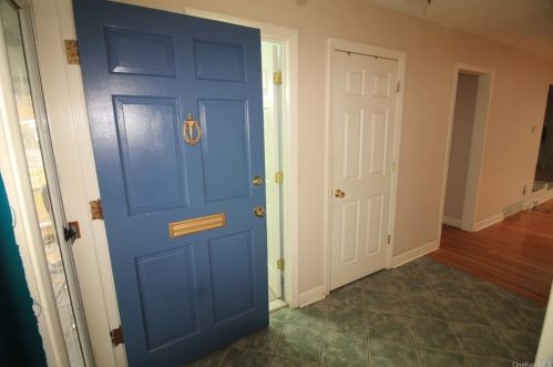 24 Wilmot Ter, Poughkeepsie, NY 12603-4124