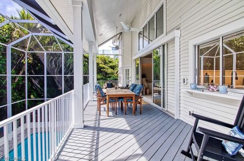 466 Sea Oats Dr, Sanibel FL  33957-5413 exterior