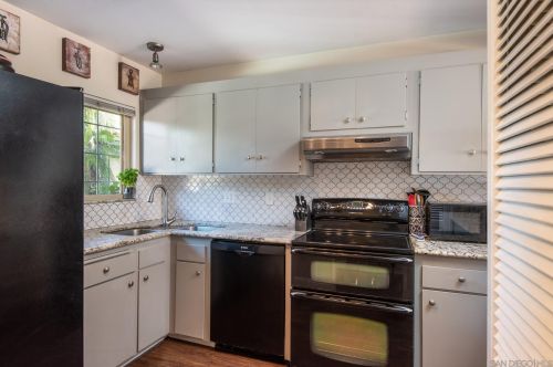 4339 Loma Riviera Ct, San Diego CA 92110-5503 exterior