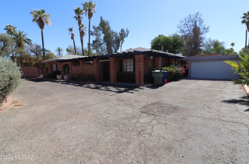 300 Country Club Rd, Tucson AZ  85716-5235 exterior