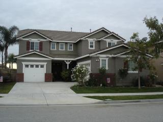 1556 Geyser St, Upland CA  91784-9252 exterior