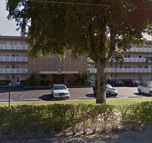 206 10th St, Dania Beach FL  33004-4443 exterior
