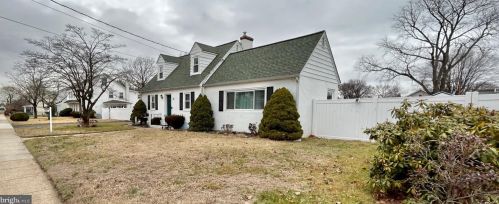 35 Wilbur Henry Dr, Florence NJ  08518-2701 exterior