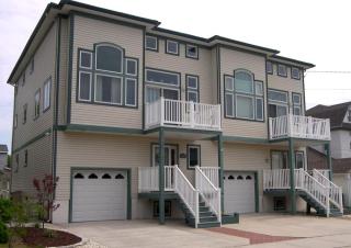 207 Buttercup Rd, Wildwood Crest, NJ 08260-1319