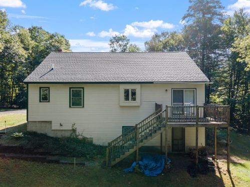 246 Church Rd, Allenstown NH  03275-2902 exterior