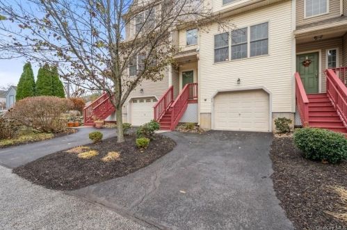 26 Winhaven Ct, Highland Falls, NY 10928-1640
